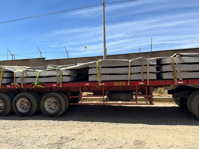 Camión con carga para distribución nacional